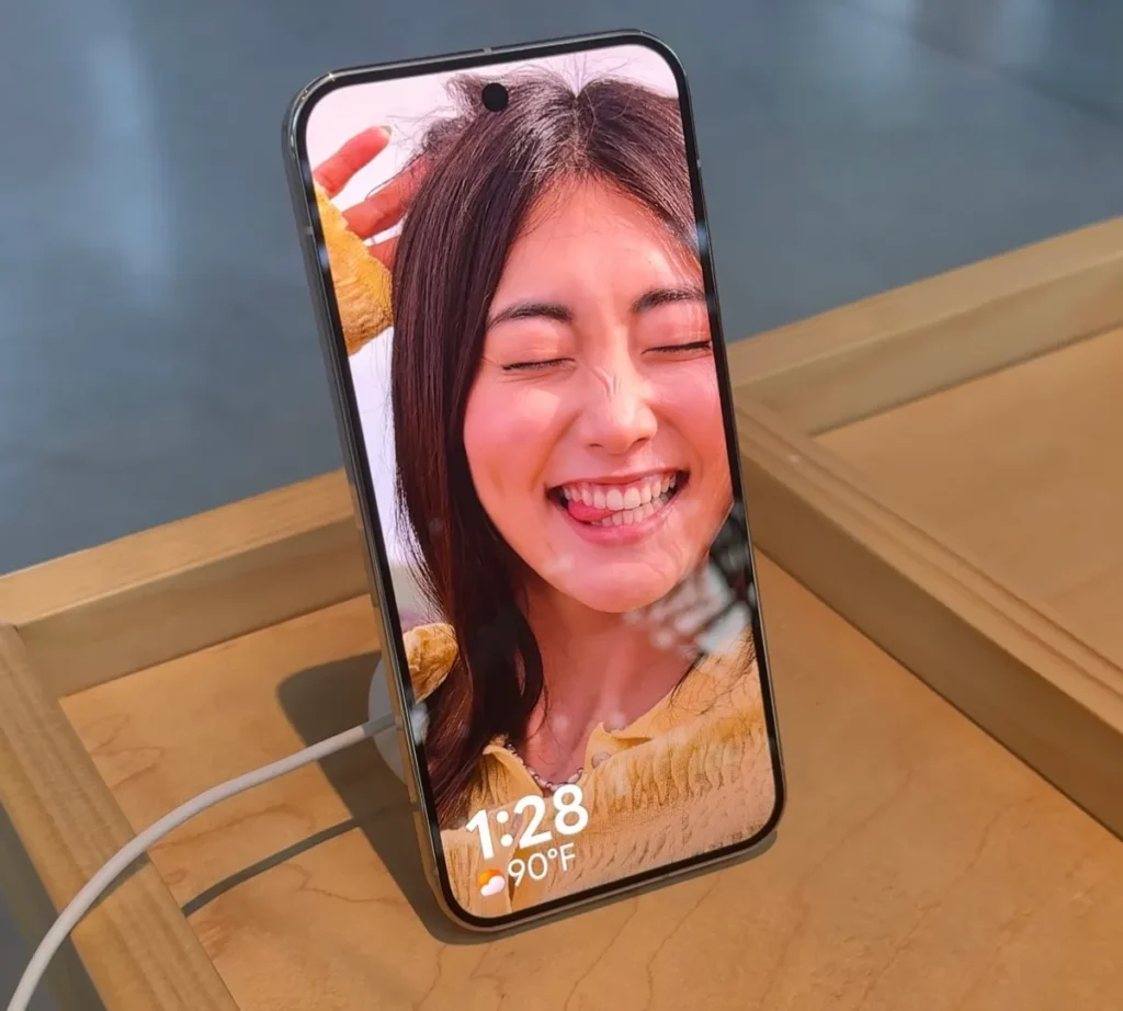 Google apresenta PixelSnap, sistema magnético de acessórios para a linha Pixel 10