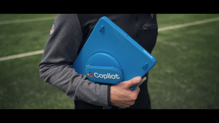 Microsoft renova acordo com NFL e integra Copilot para auxiliar chamadas de jogadas