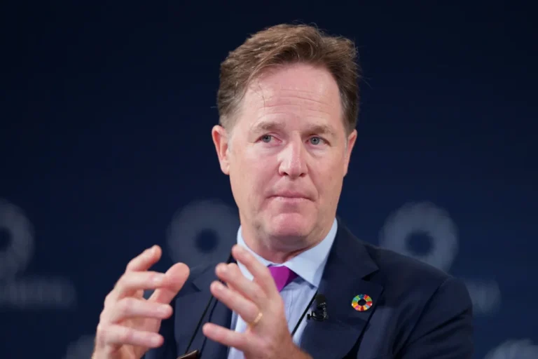 Ex-executivo da Meta Nick Clegg chama Vale do Silício de “conformista ao extremo”