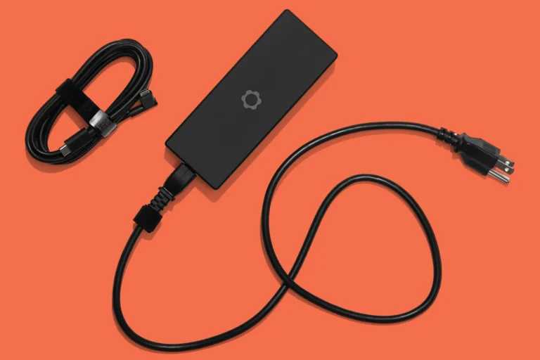 Framework inicia pré-venda do primeiro carregador USB-C PD de 240 W para notebooks