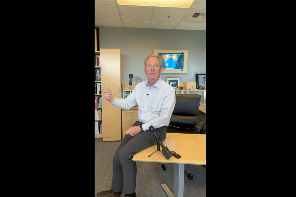 Microsoft convoca coletiva de emergência após manifestantes ocuparem escritório de Brad Smith
