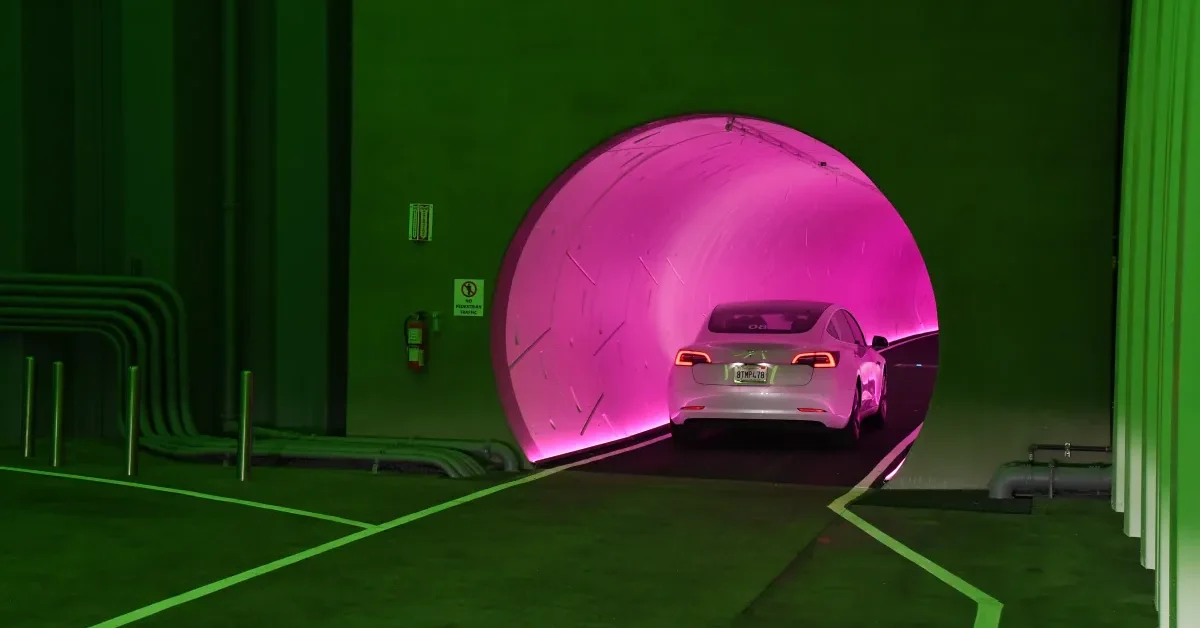 Imagem destacada - The Boring Company inicia testes do Full Self-Driving da Tesla nos túneis de Las Vegas